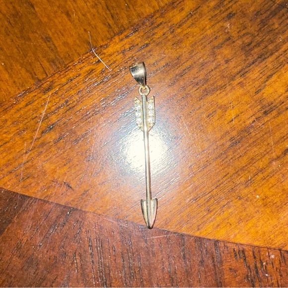Golden arrow necklace charm. Chain not included. Never worn. More available. - Picture 2 of 2